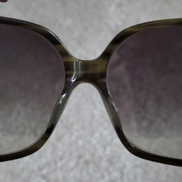 Coach Sunglasses - Picture 5 of 6